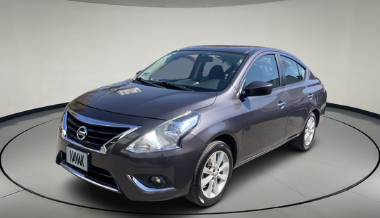 Nissan • Versa