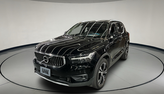 Volvo • XC40