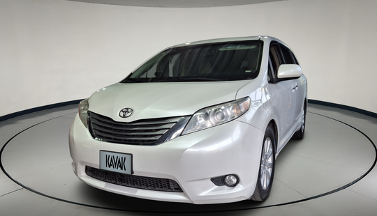 Toyota • Sienna