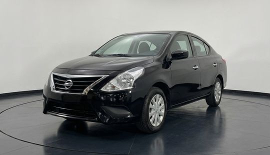 Nissan • Versa