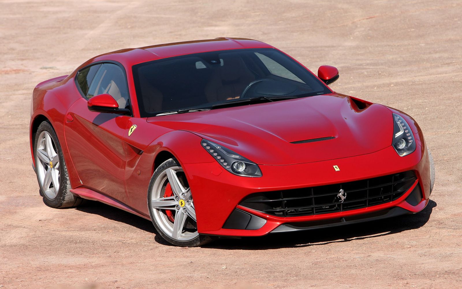Ferrari F12 Berlinetta vermelha