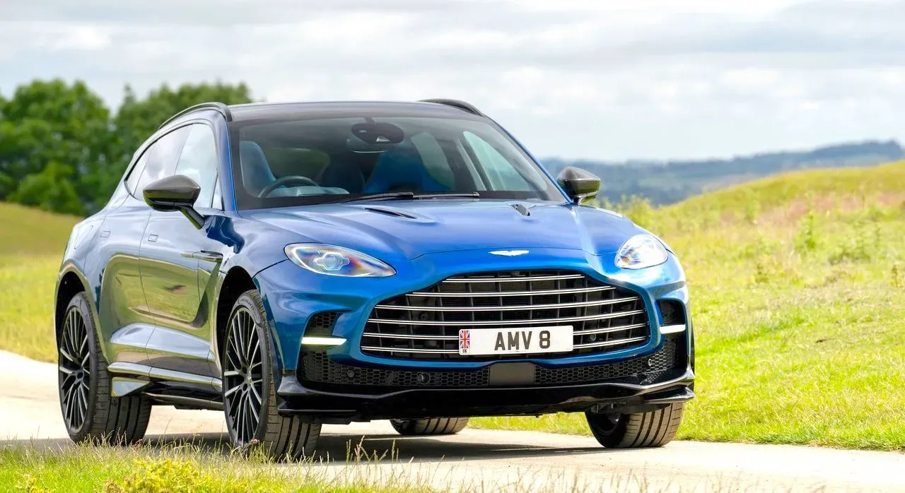 Aston Martin DBX707 2023