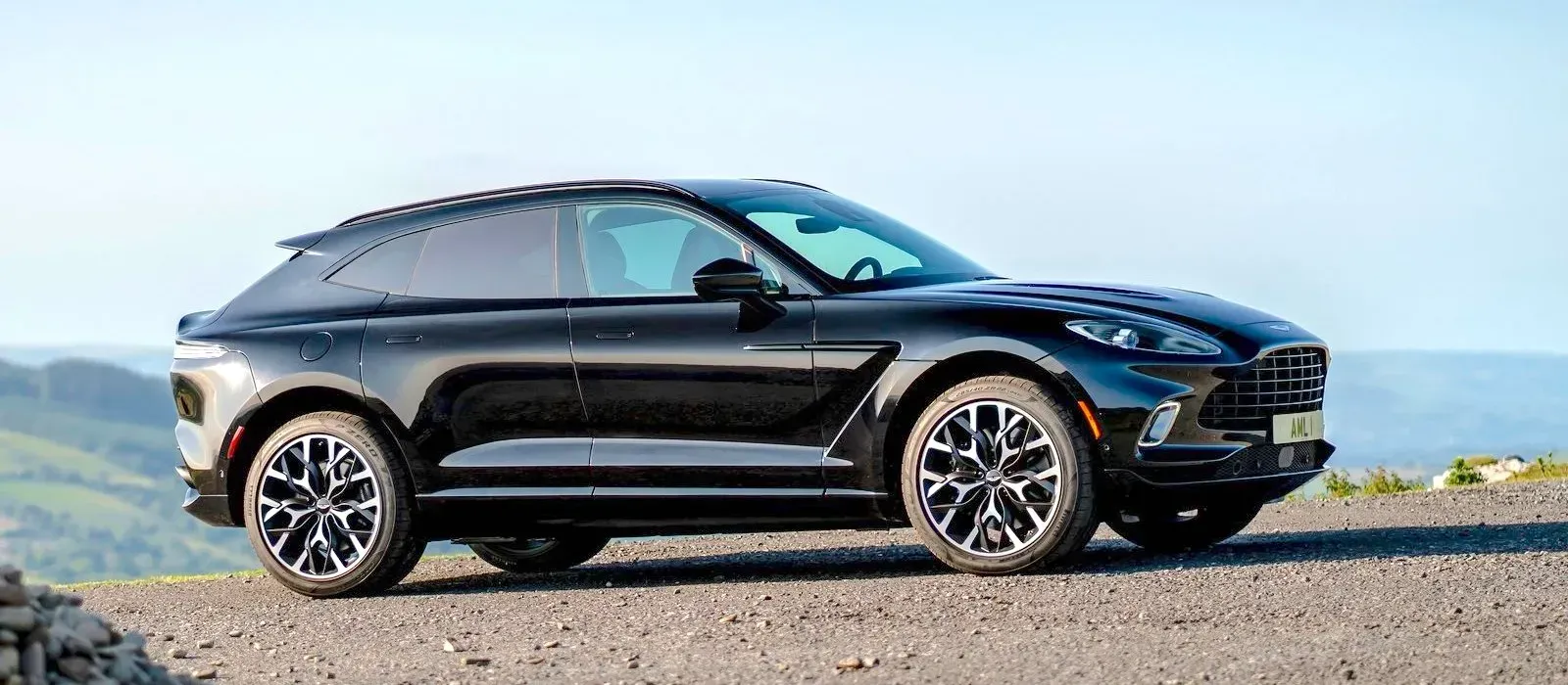 Camioneta Aston Martin DBX 2021