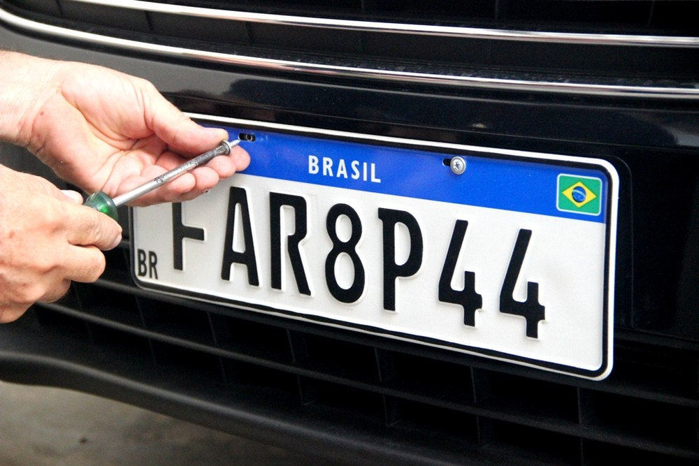 Instalando nova placa Mercosul