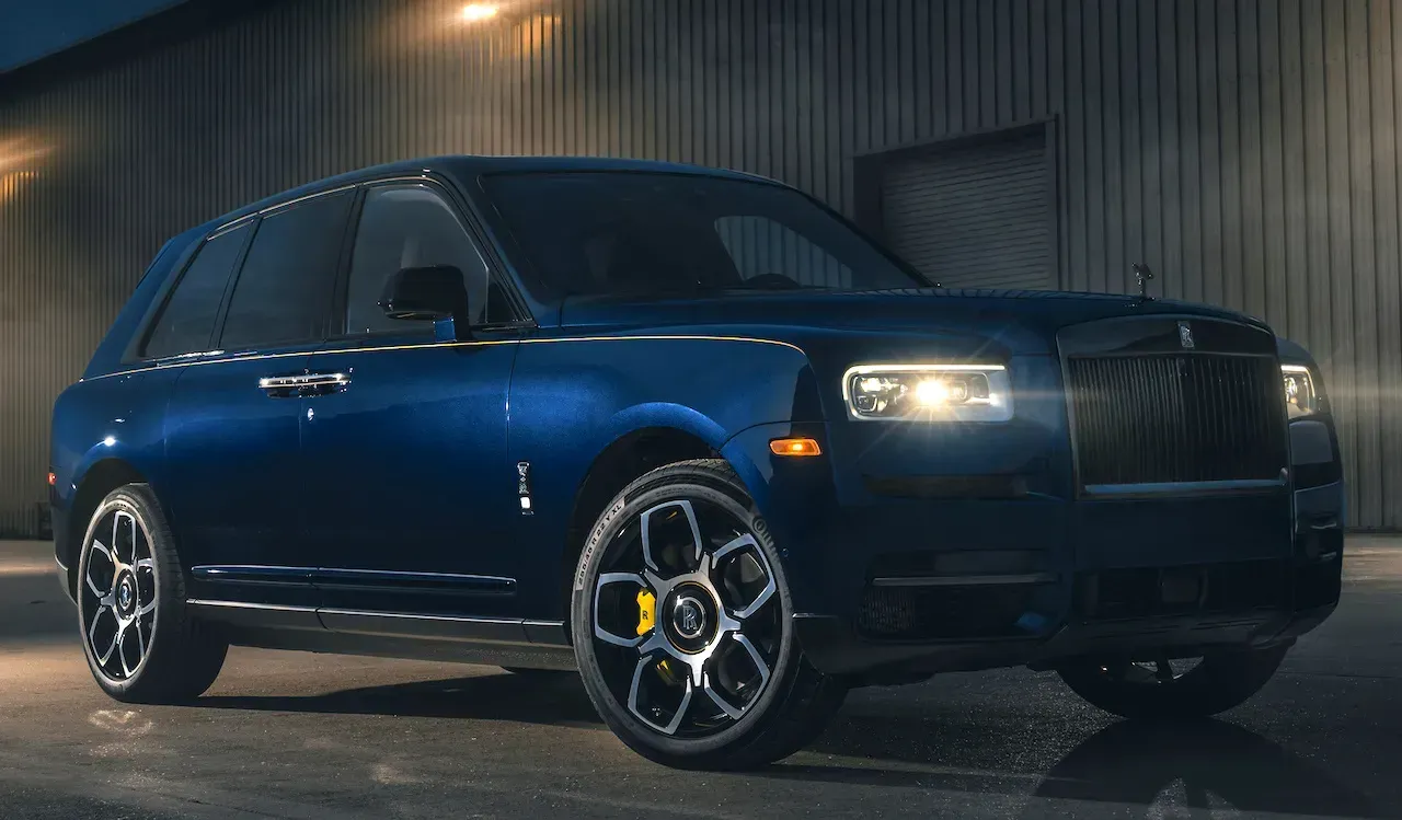 Cullinan Black Badge 2021 - Camionetas Caras