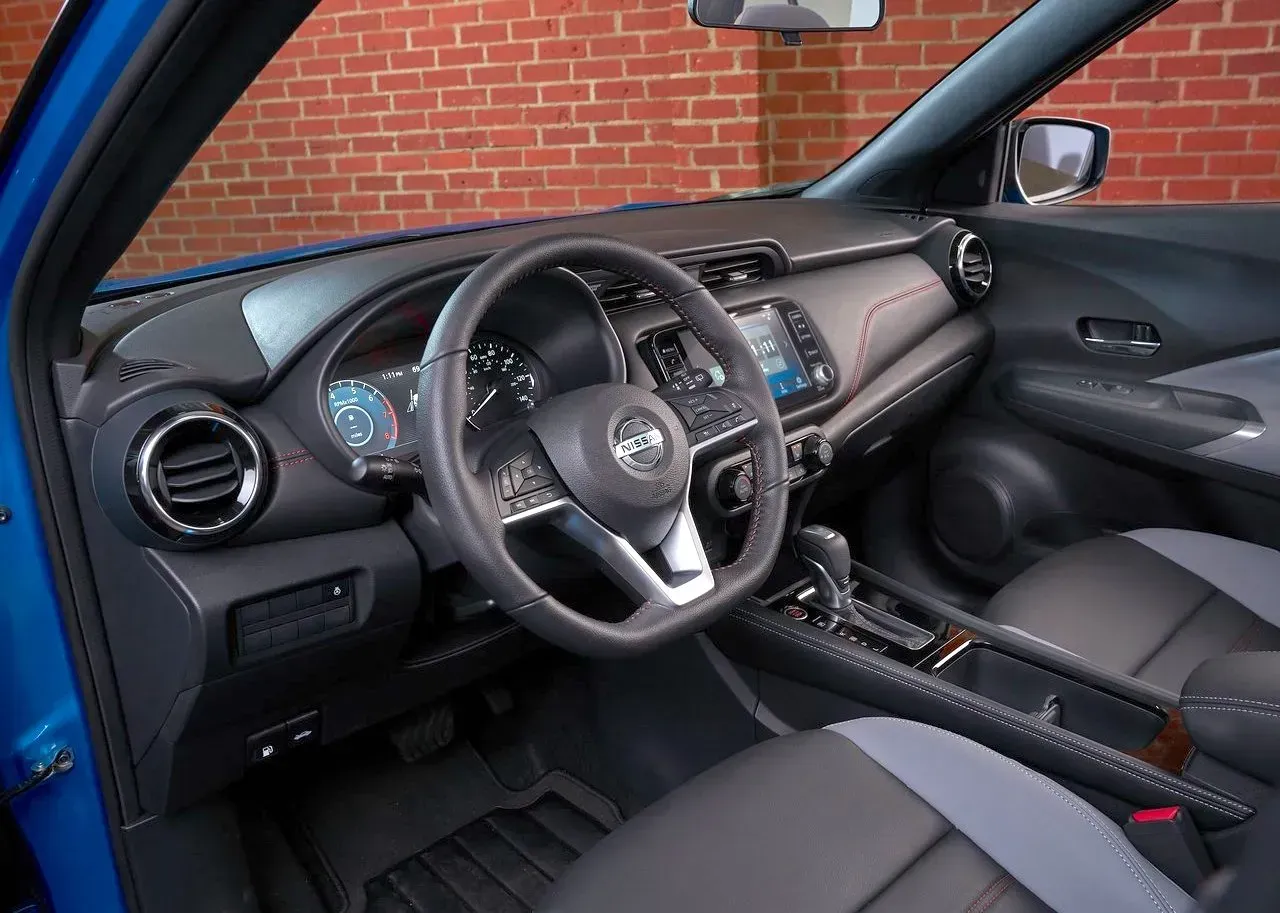 Kicks 2022 interior