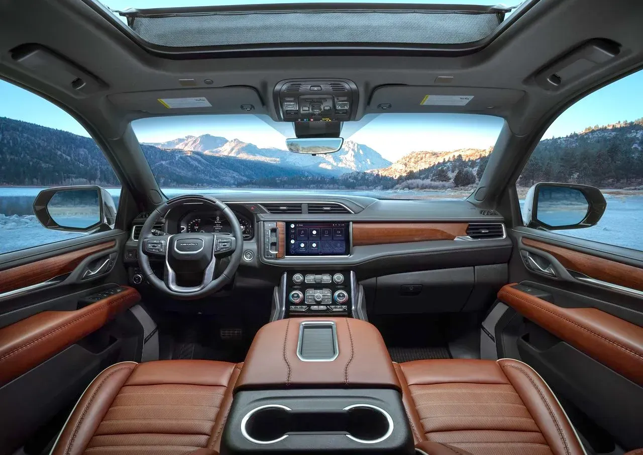 GMC Yukon 2023 interior