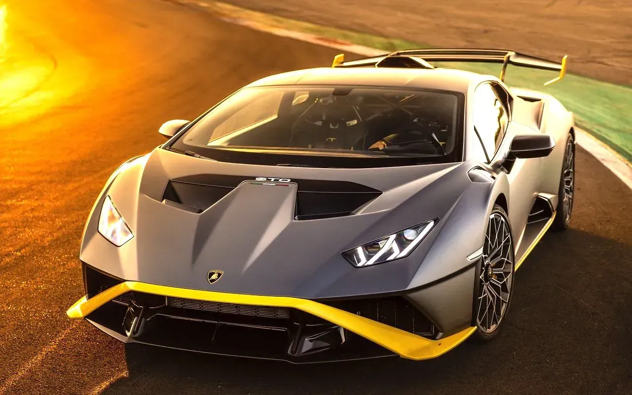 Lamborghini Huracán STO 2021