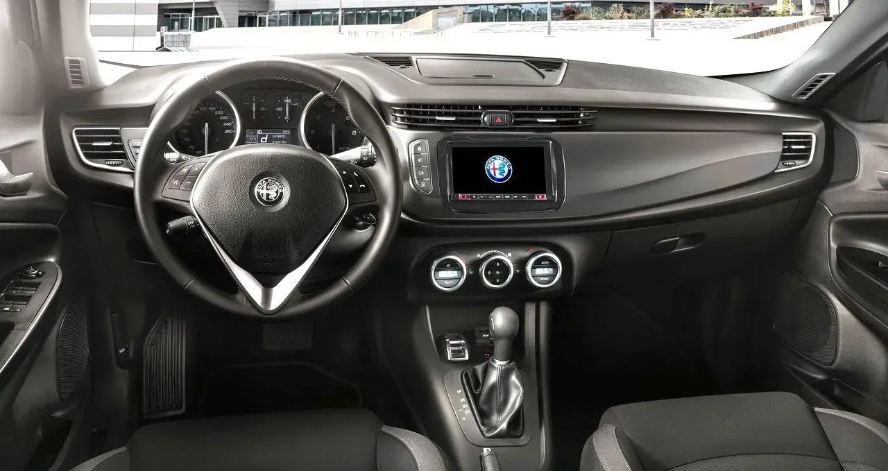 Alfa Romeo Giulietta 2019 interior