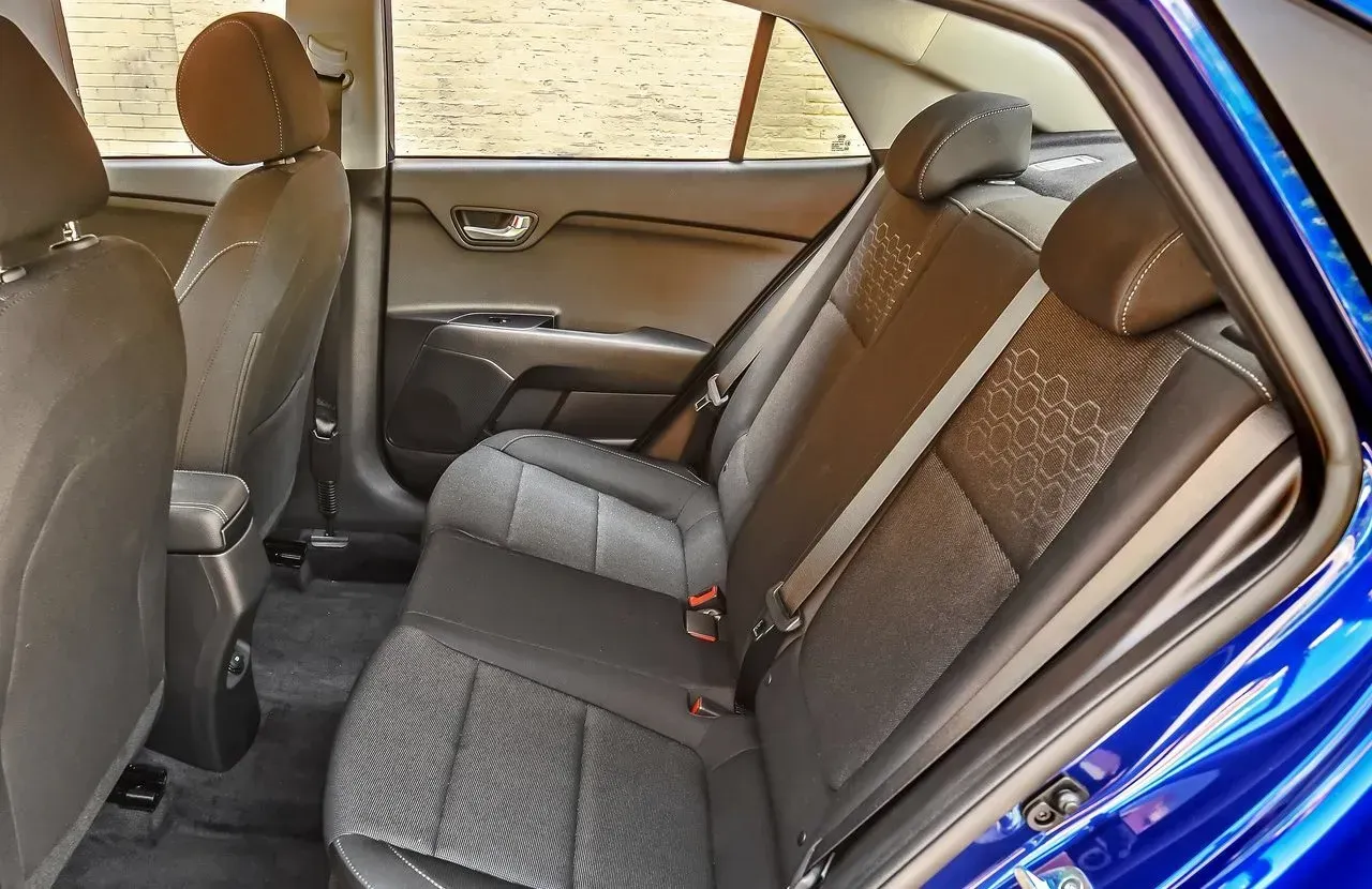 Kia Rio 2020 interior: Espacio para niños