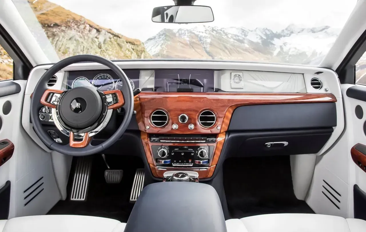 Rolls-Royce Phantom 2018 interior