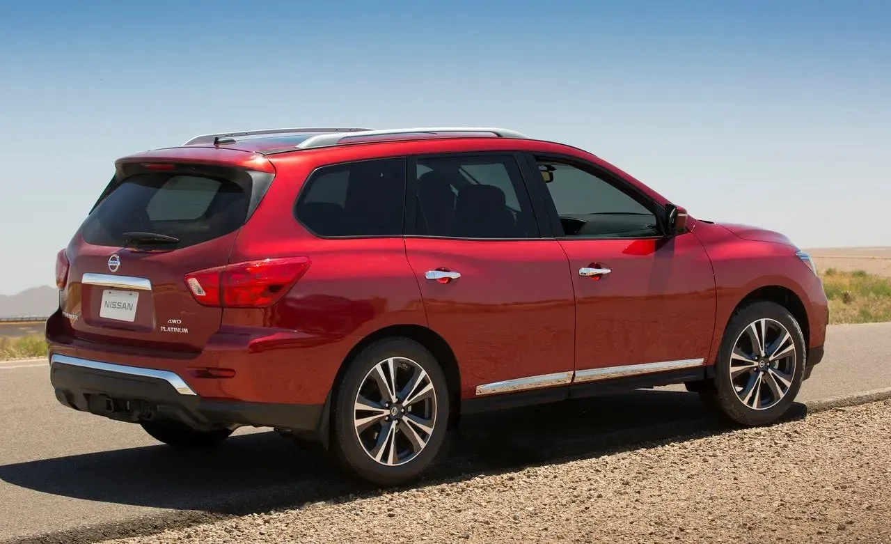 Nissan Pathfinder 2017 SUV