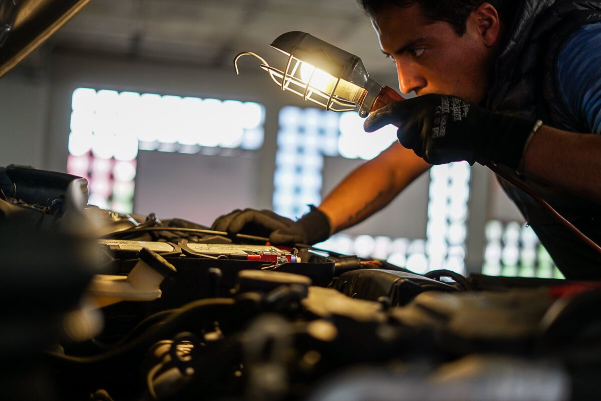 Inspección motor auto usado
