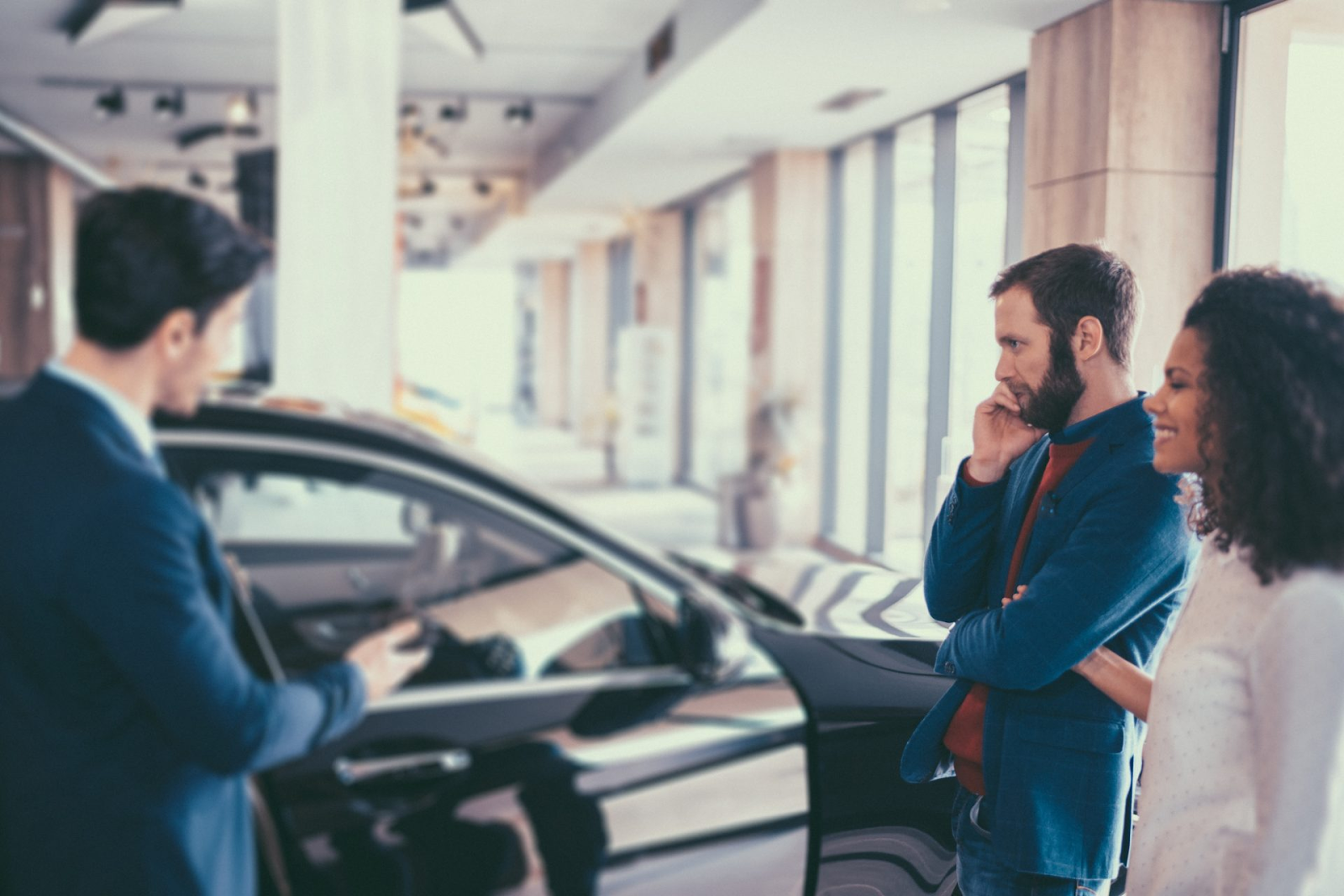 Carrosnaweb: O que você precisa de saber para achar seu carro pela internet.