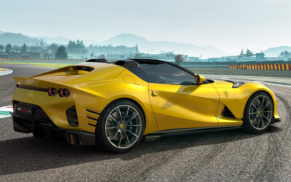 Ferrari 812: Competizione Cupê Conversível 2021