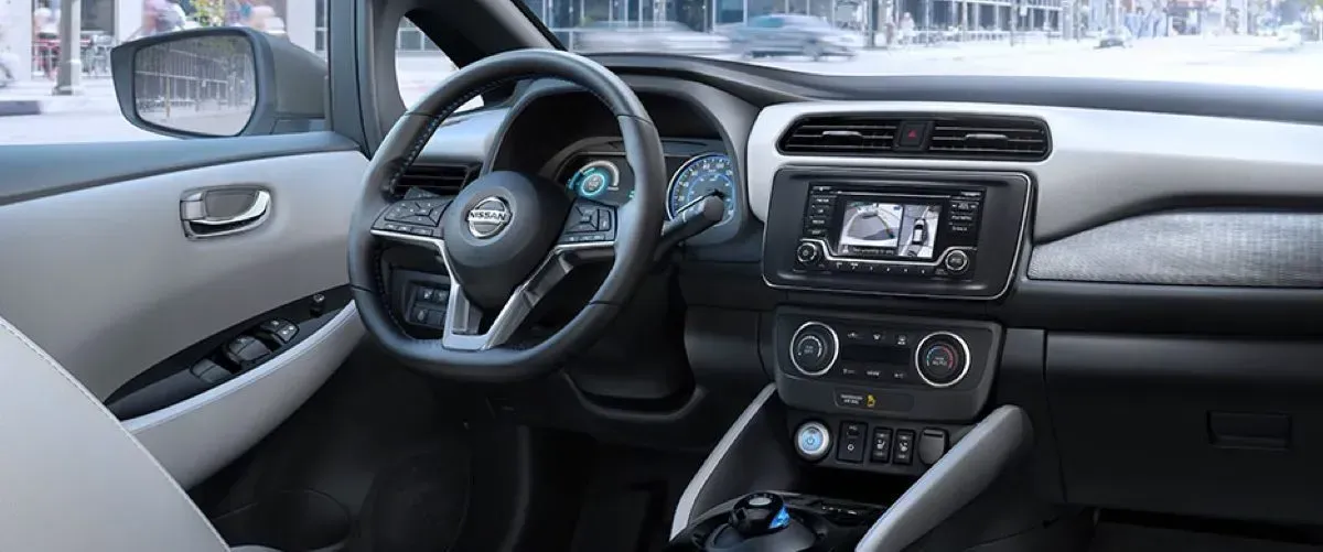 Nissan Leaf 2021 interior