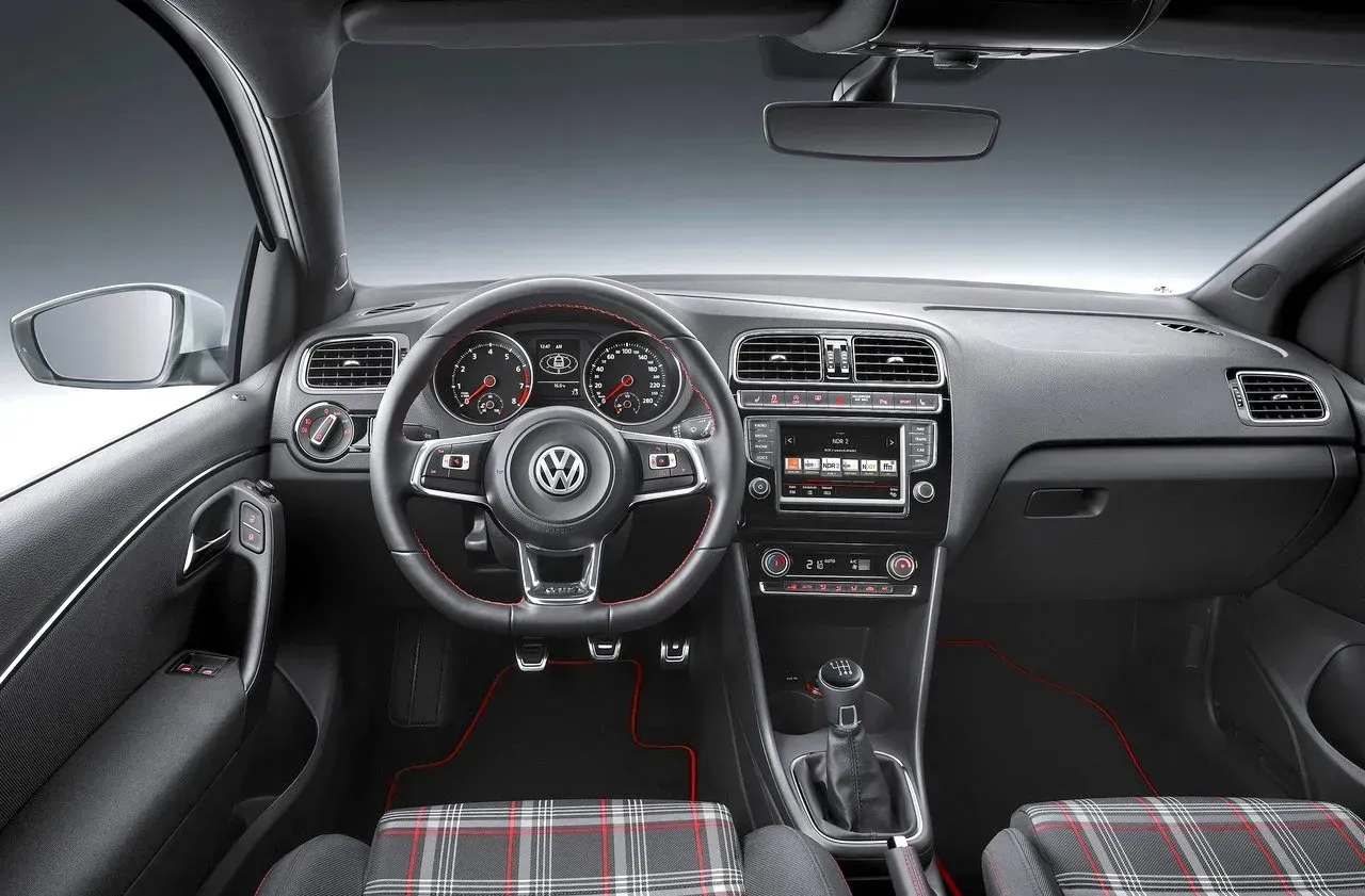 Polo GTI 2017 interior