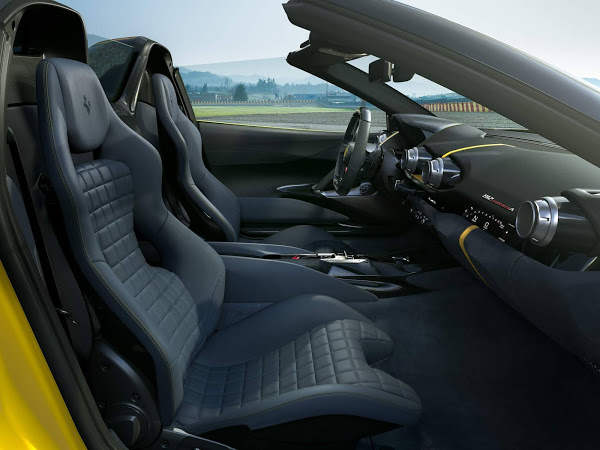 Ferrari 812: Competizione Cupê Conversível 2021