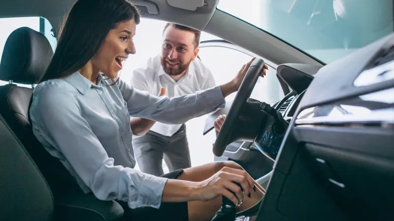 Comprá o vendé tu auto en dólares | KAVAK