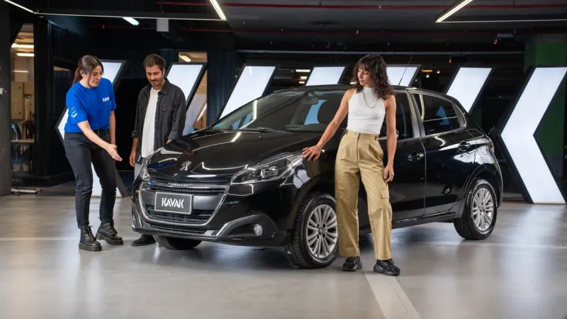 Kavak TOM: Promoción de autos usados