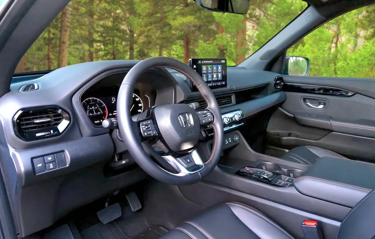 Honda Pilot 2023 interior