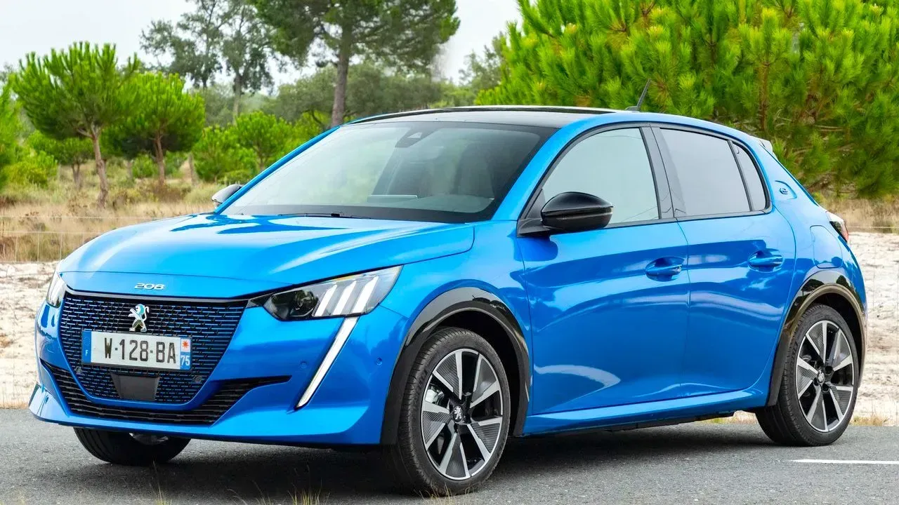 Peugeot e-208 2023