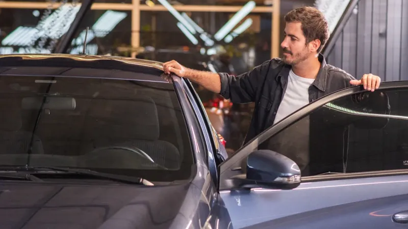 Cómo manejar un auto automático paso a paso | KAVAK