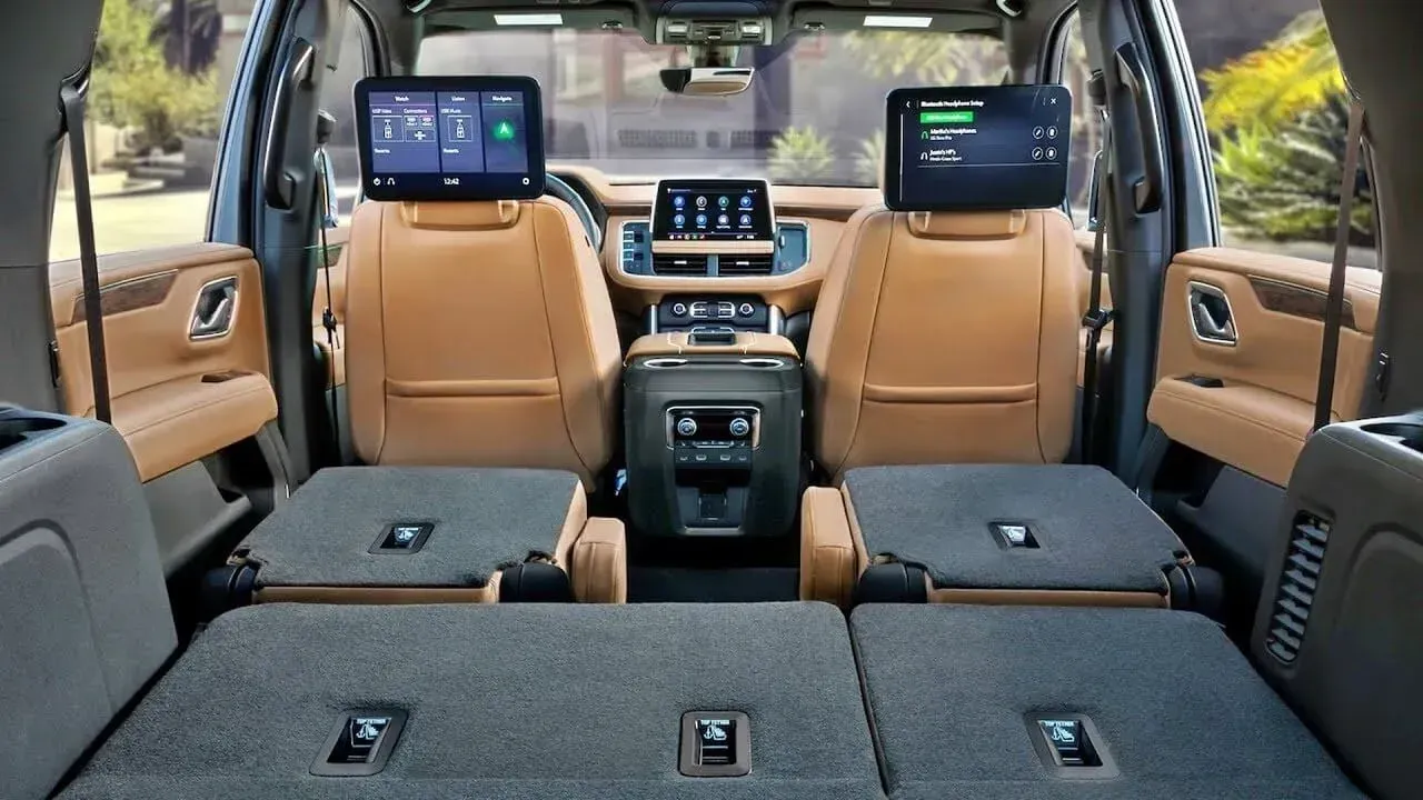 Chevrolet Suburban interior 2023