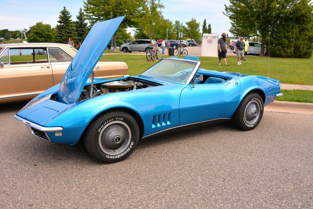 Nombres de carros: Corvette Stingray