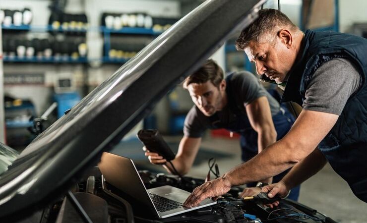 Qué es y para qué sirve el escáner para autos | KAVAK