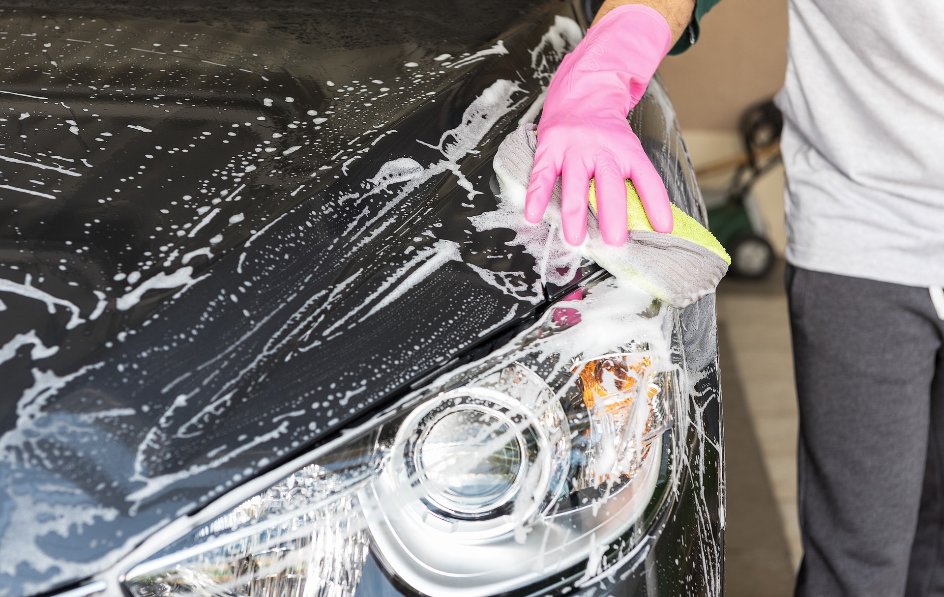 Como tirar arranhões de carros