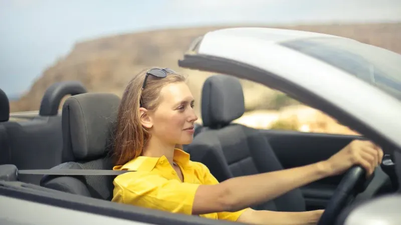 Cómo evitar fraudes al comprar un auto usado | KAVAK