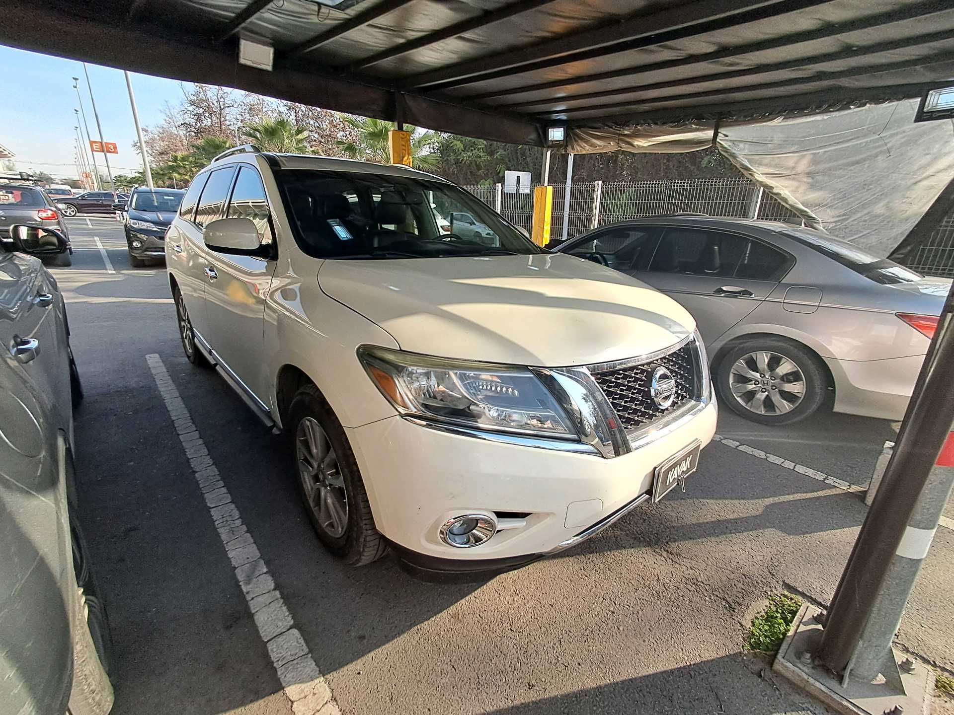 Nissan Pathfinder — foto 3 de 5