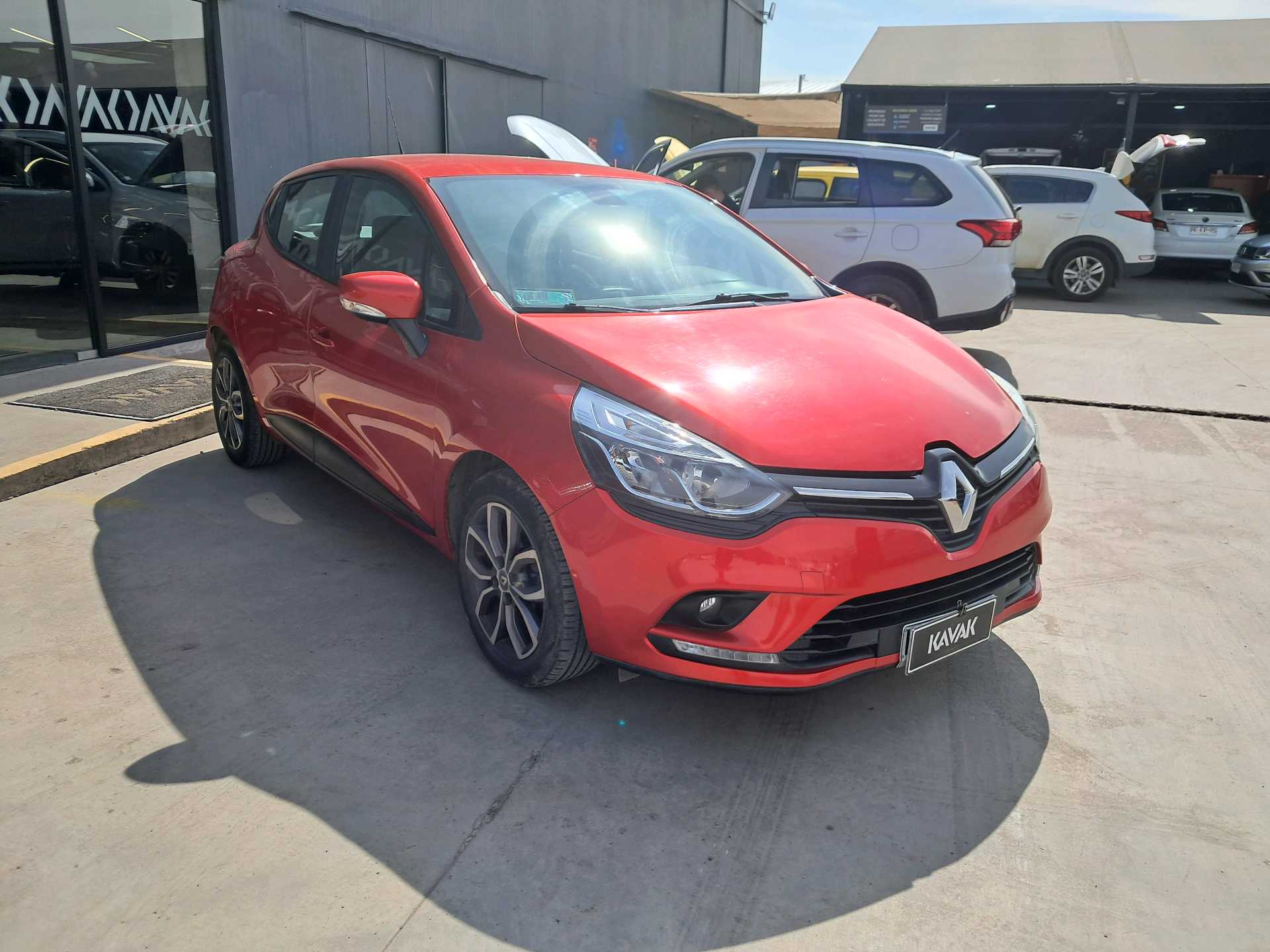 Renault Clio — foto 3 de 5