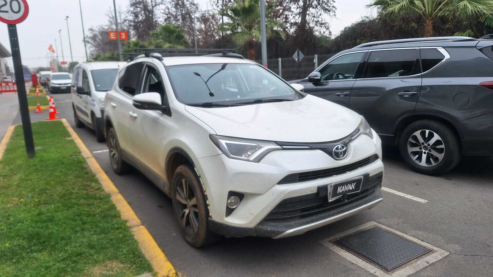 Toyota RAV4 — foto 3 de 5