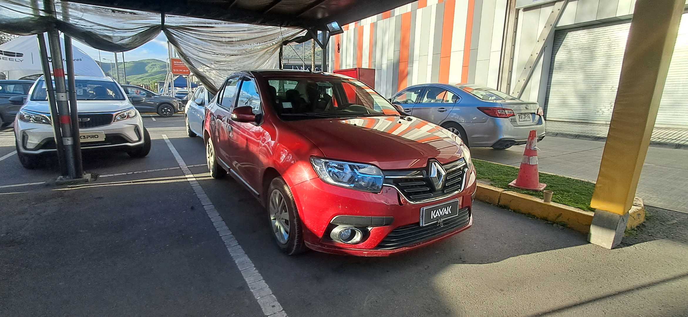 Renault Symbol — foto 3 de 5