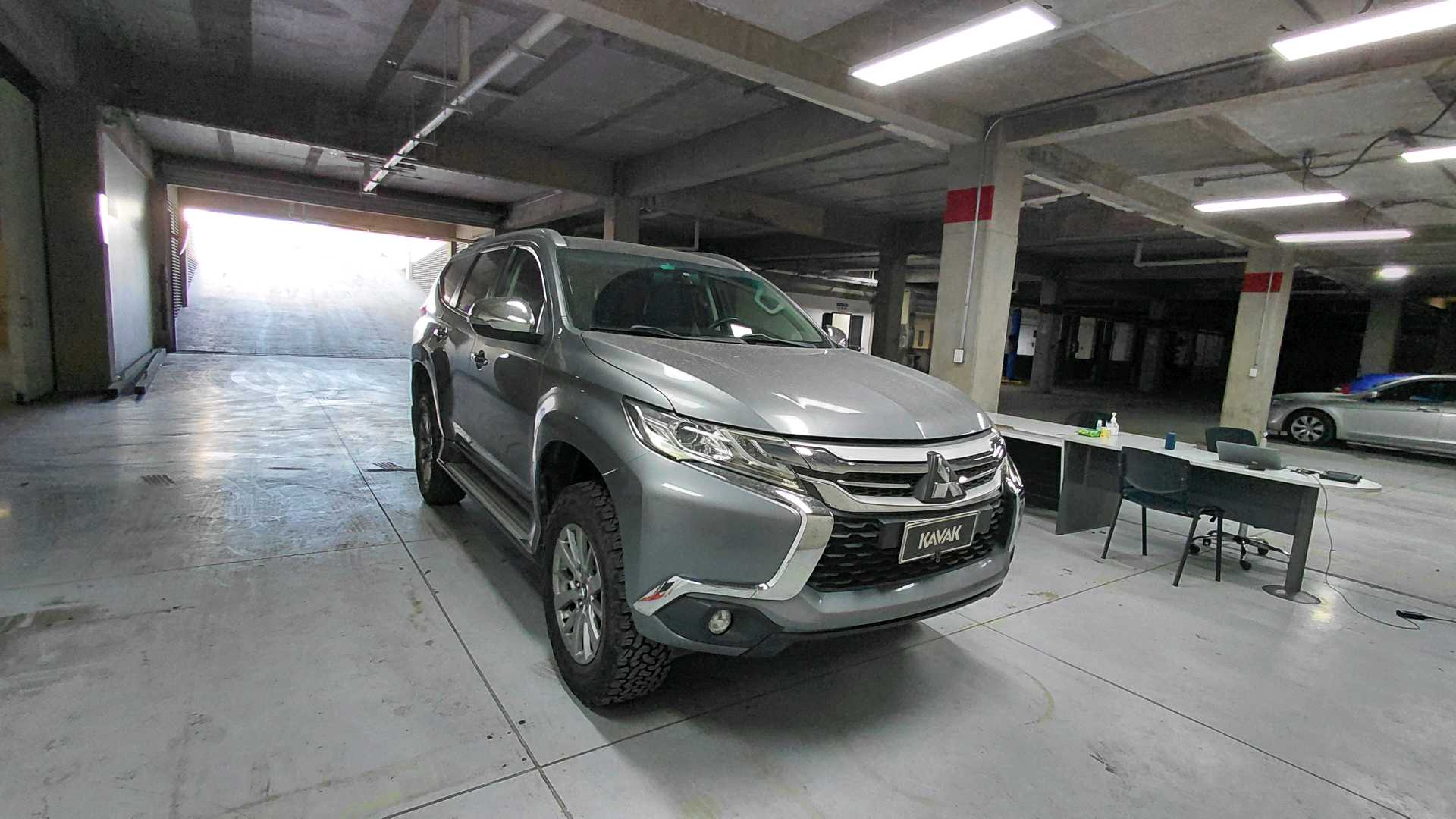 Mitsubishi Montero Sport — foto 3 de 5