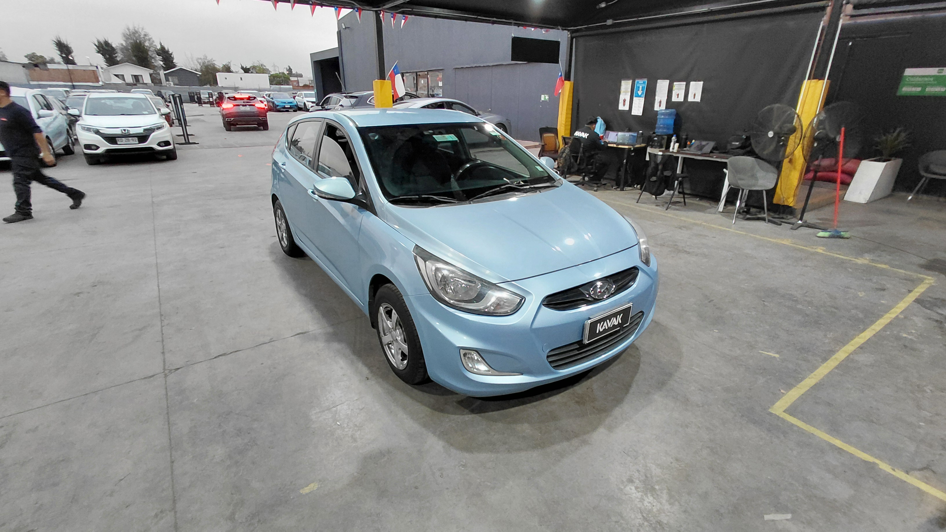 Hyundai Accent — foto 3 de 5
