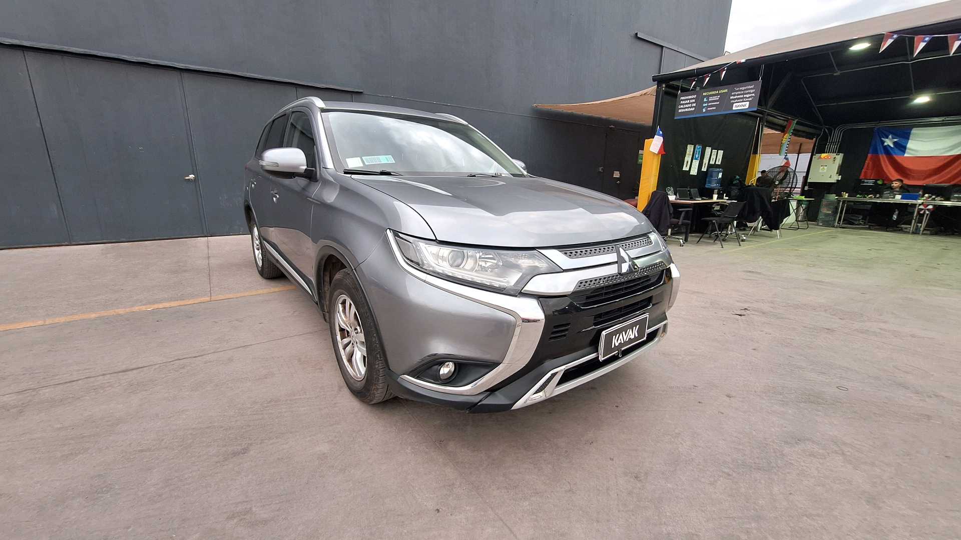 Mitsubishi Outlander — foto 3 de 5