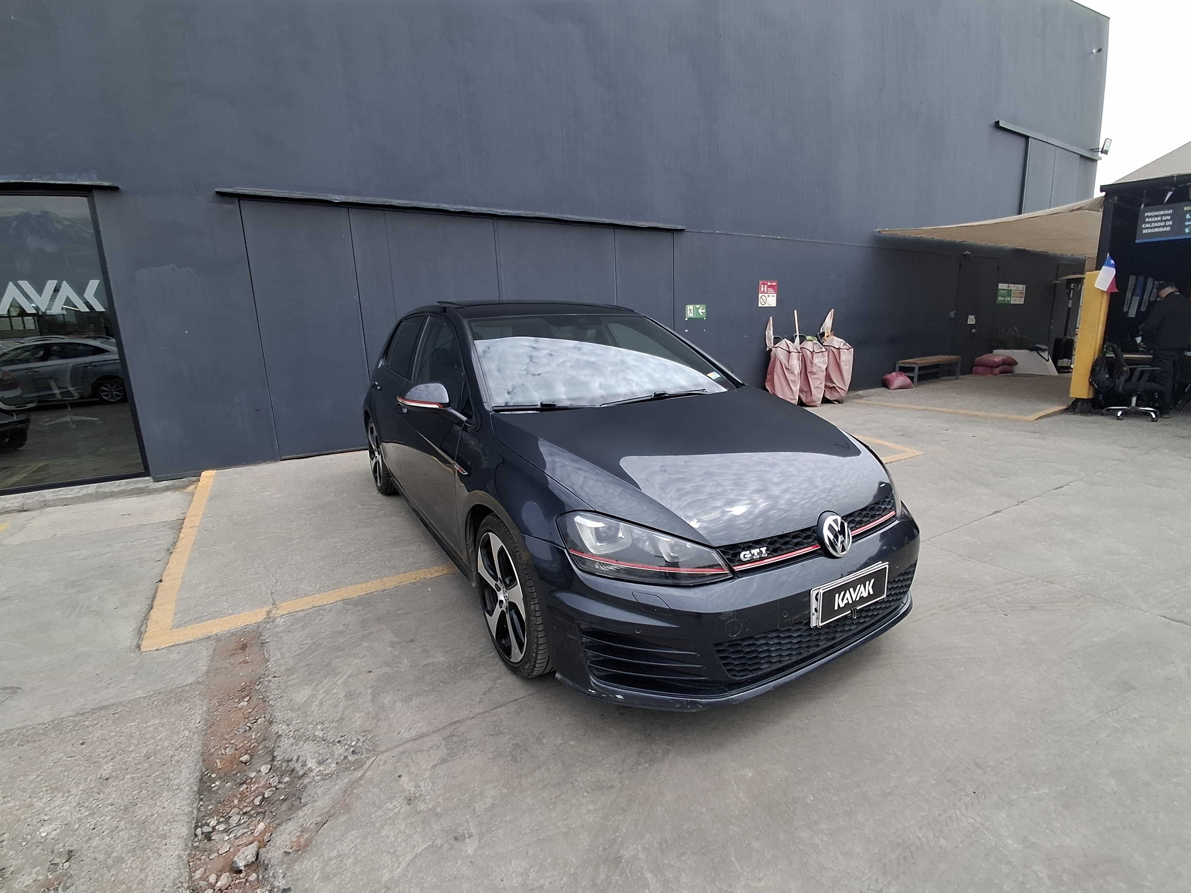 Volkswagen Golf — foto 3 de 5