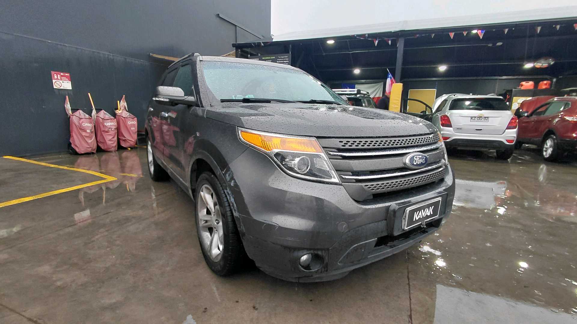 Ford Explorer — foto 3 de 5