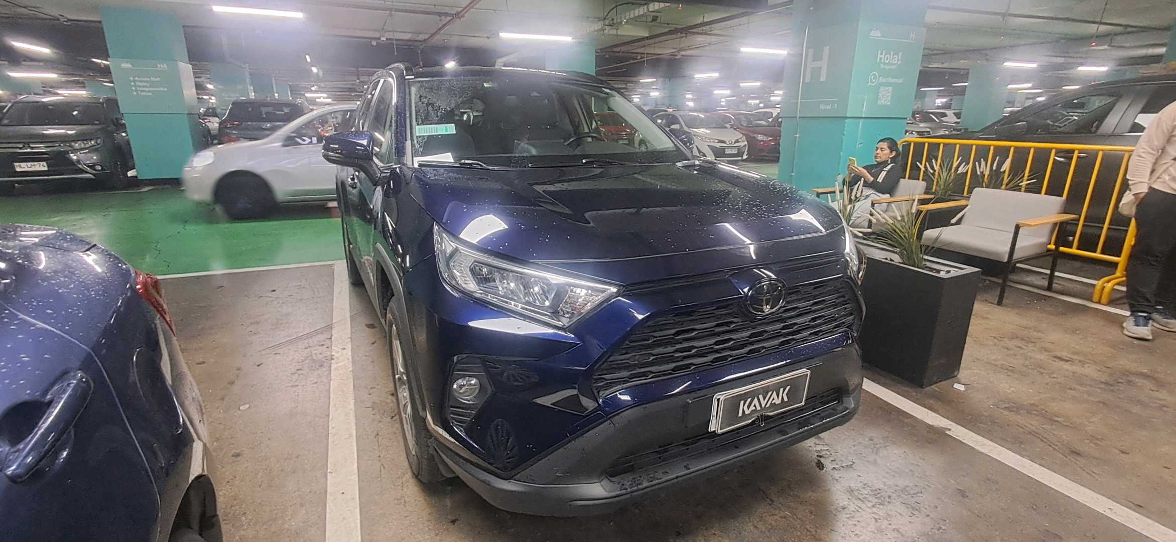 Toyota RAV4 — foto 3 de 5