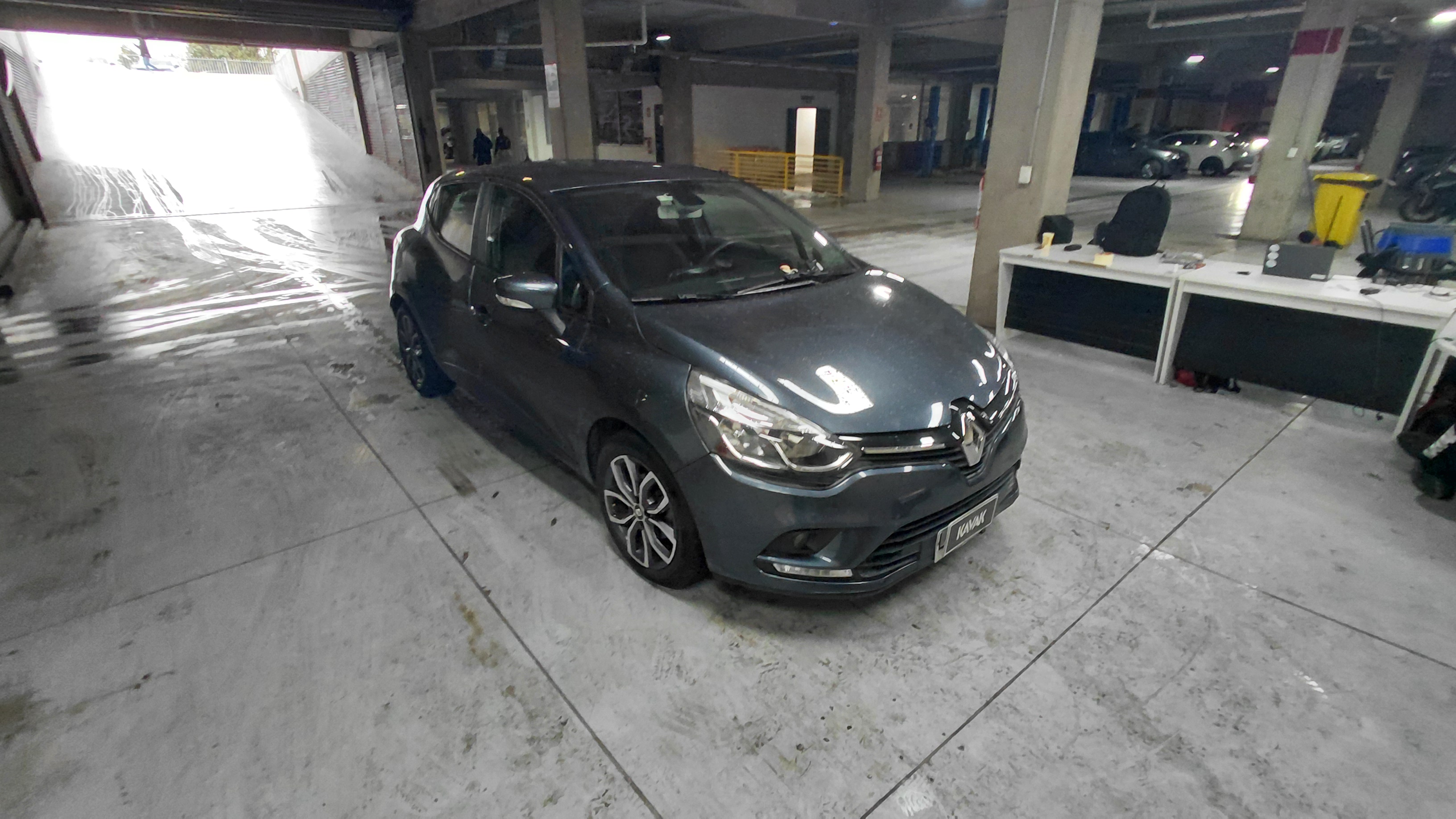 Renault Clio — foto 3 de 5