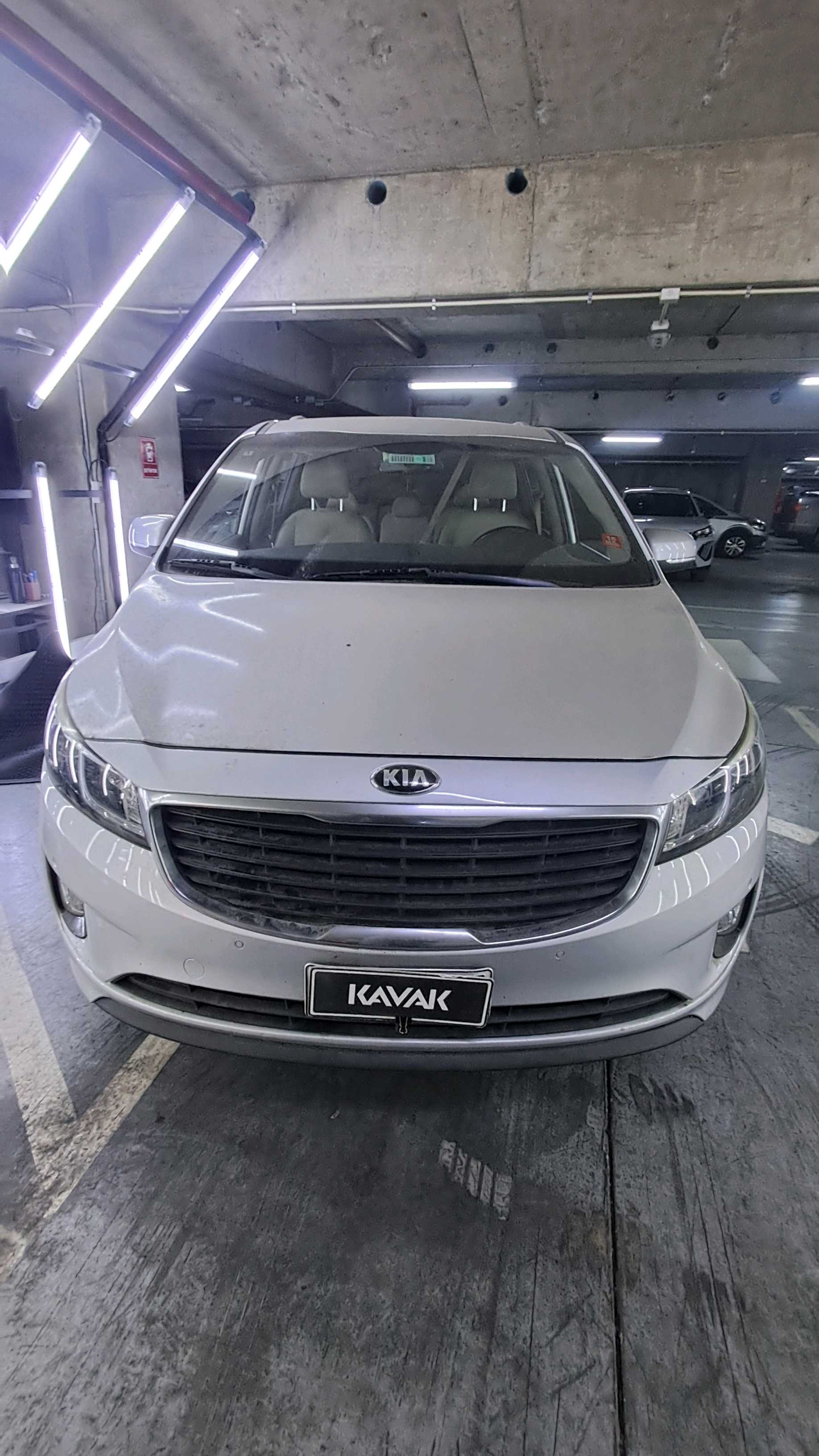 KIA Grand Carnival — foto 2 de 5