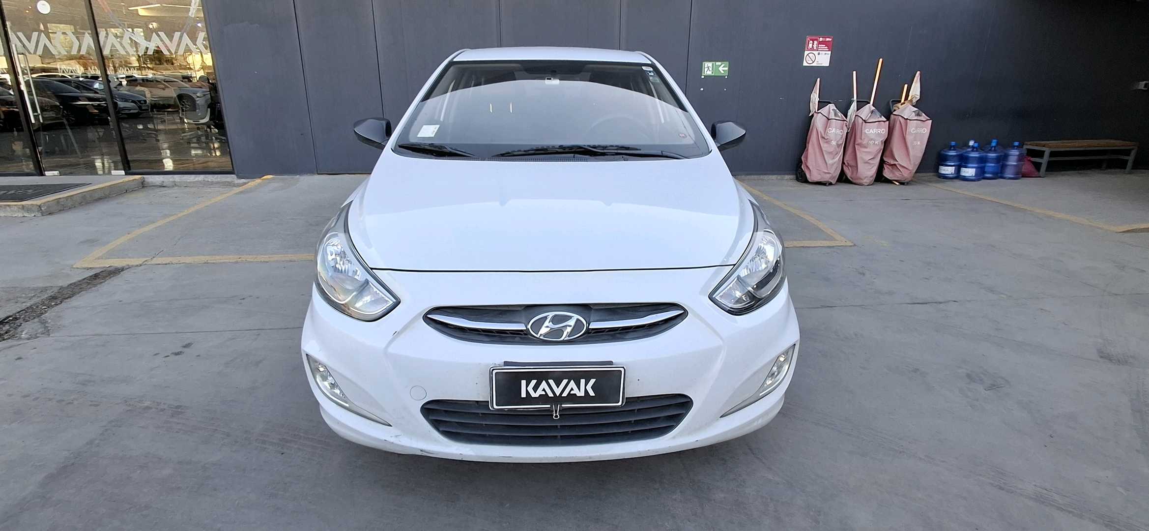 Hyundai Accent — foto 3 de 6