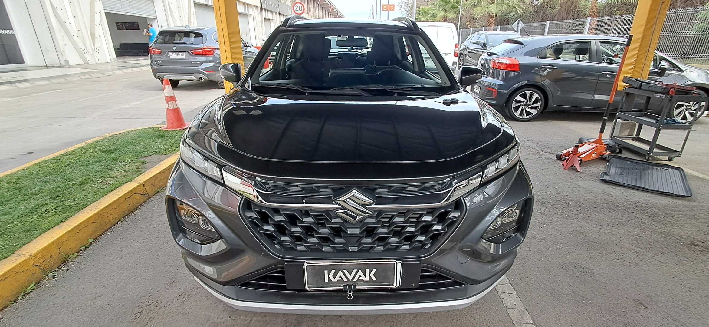 Suzuki Fronx — foto 2 de 5