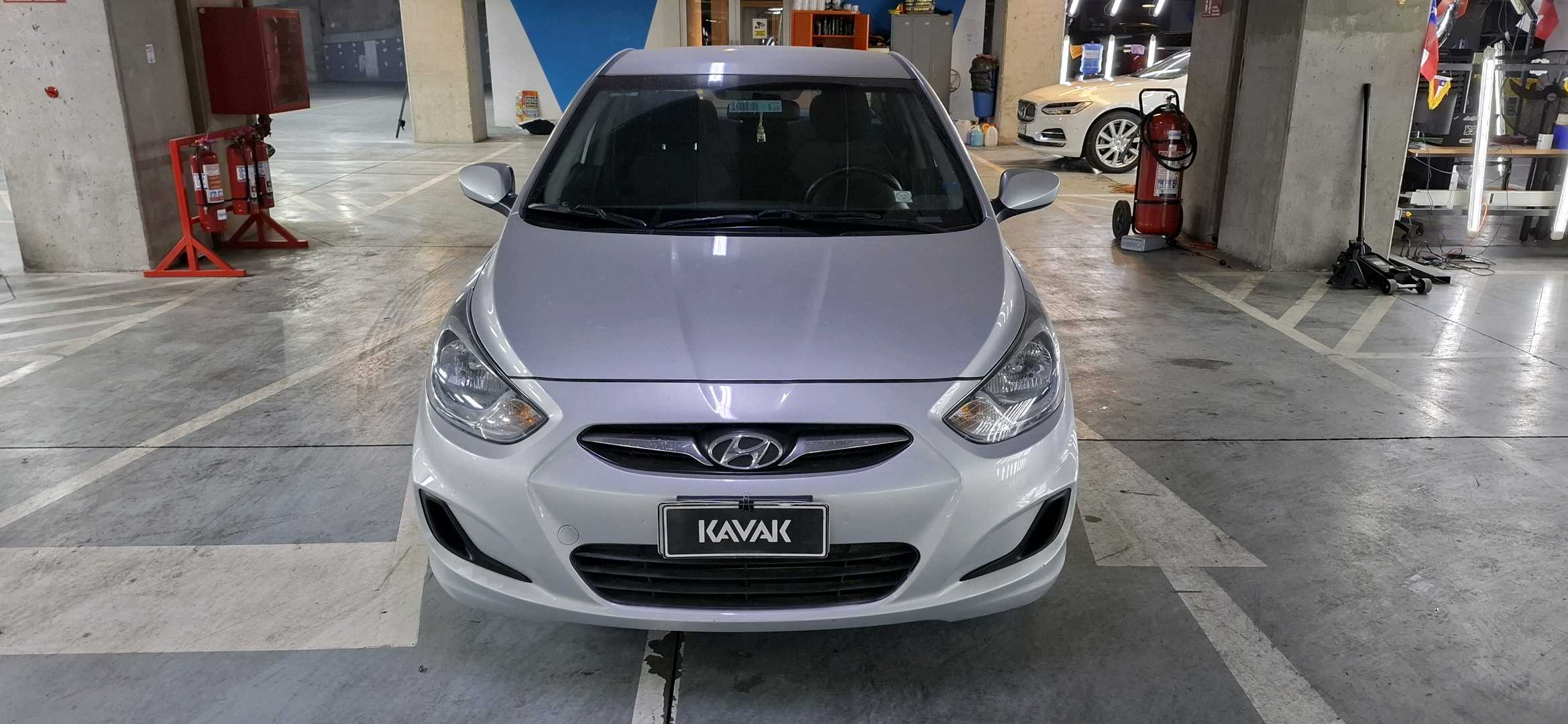 Hyundai Accent — foto 2 de 5