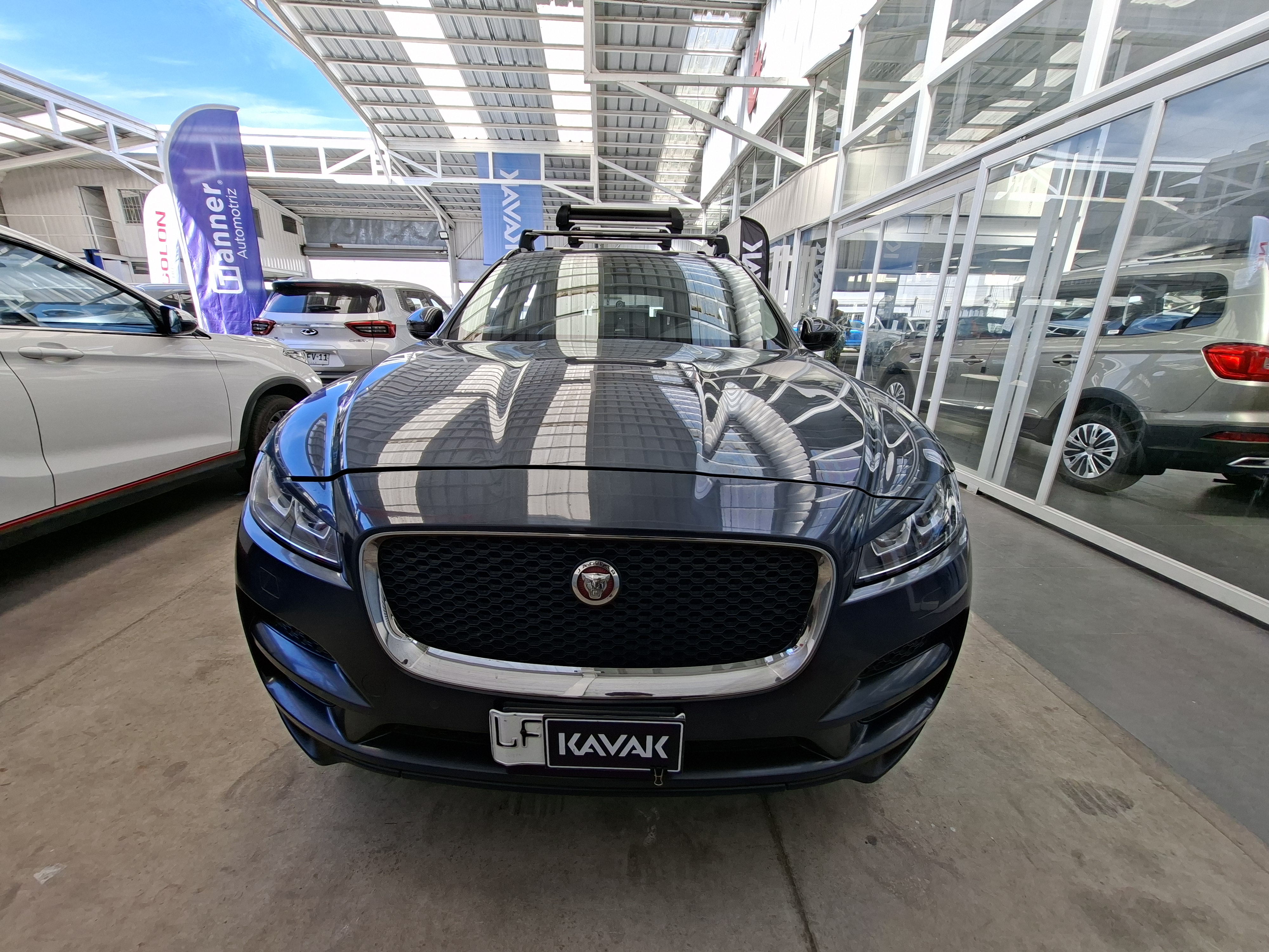 Jaguar F-Pace — foto 2 de 5