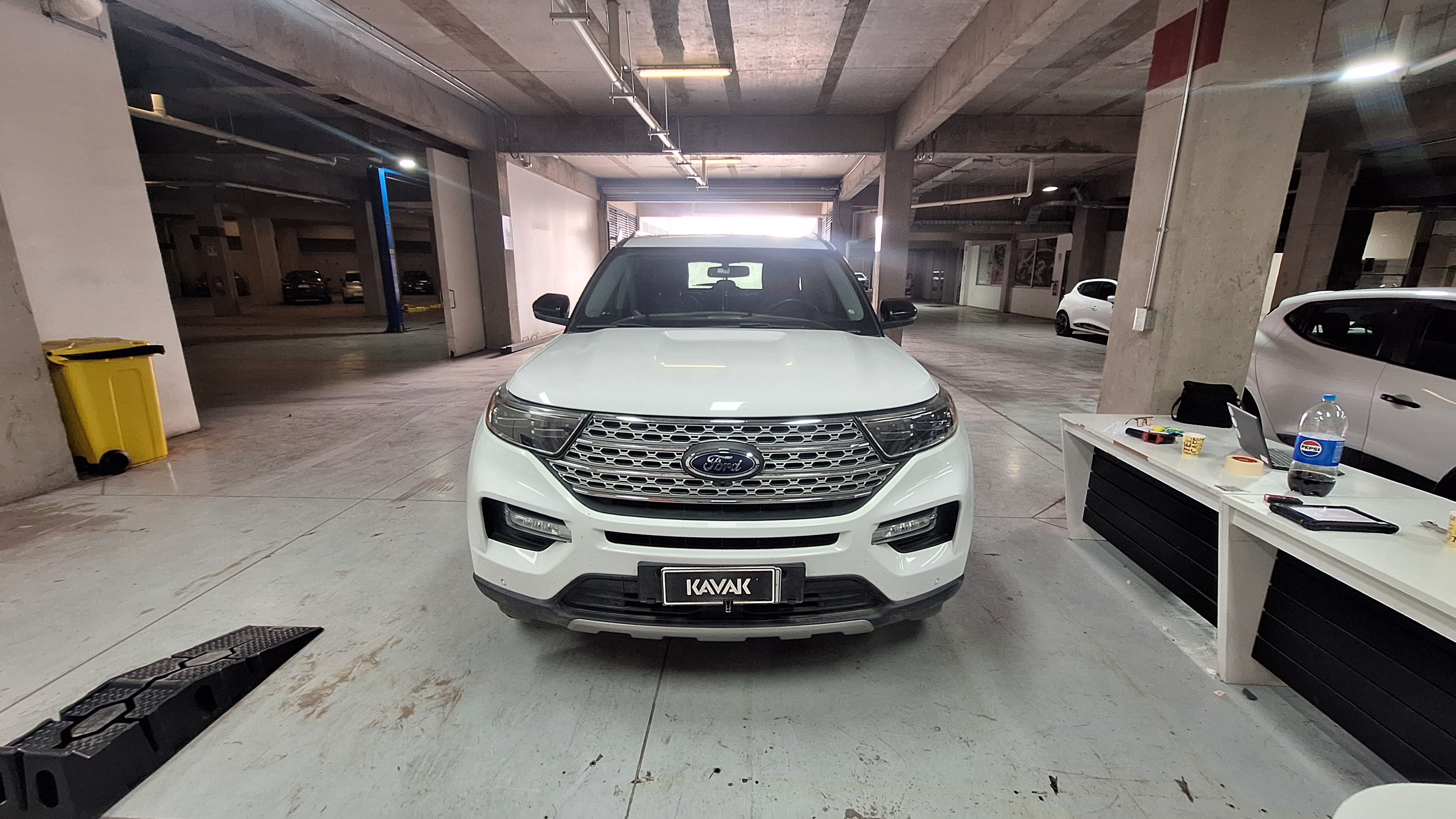 Ford Explorer — foto 2 de 5