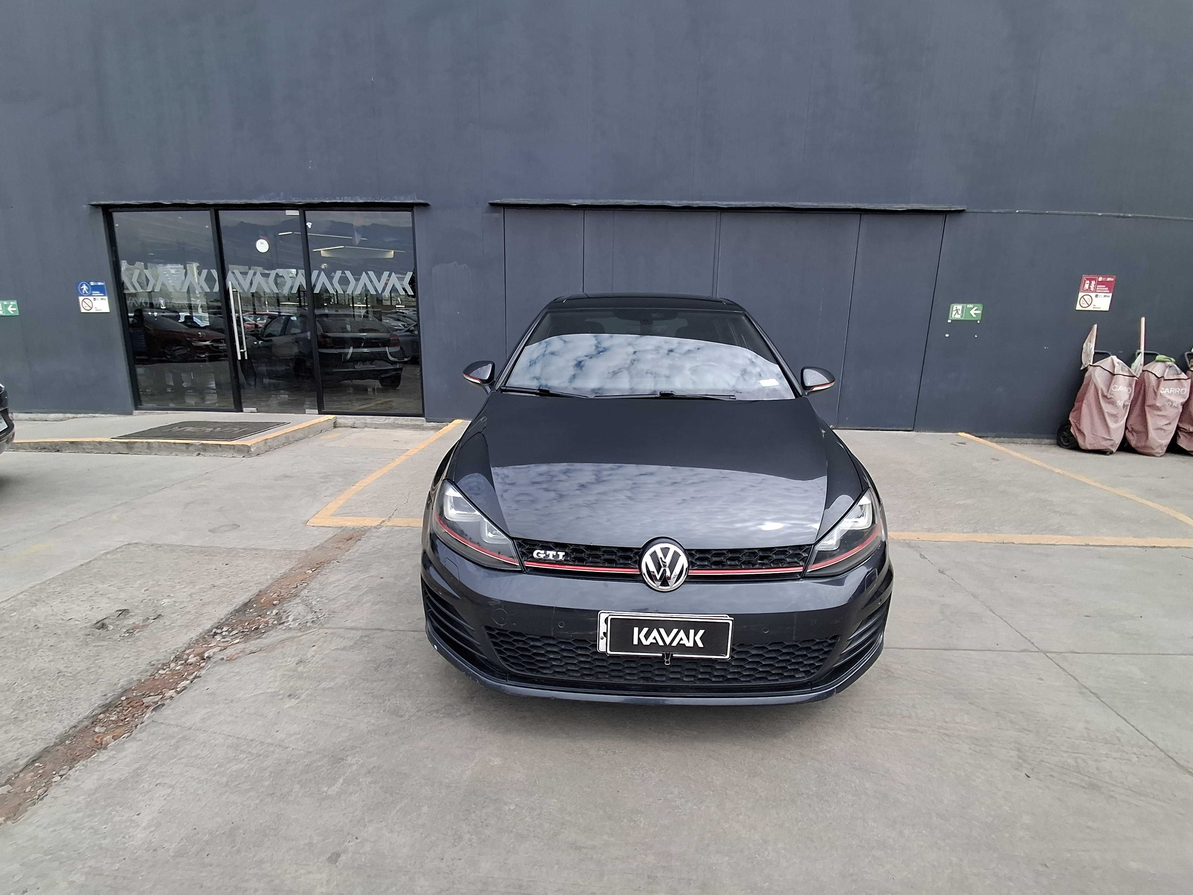 Volkswagen Golf — foto 2 de 5